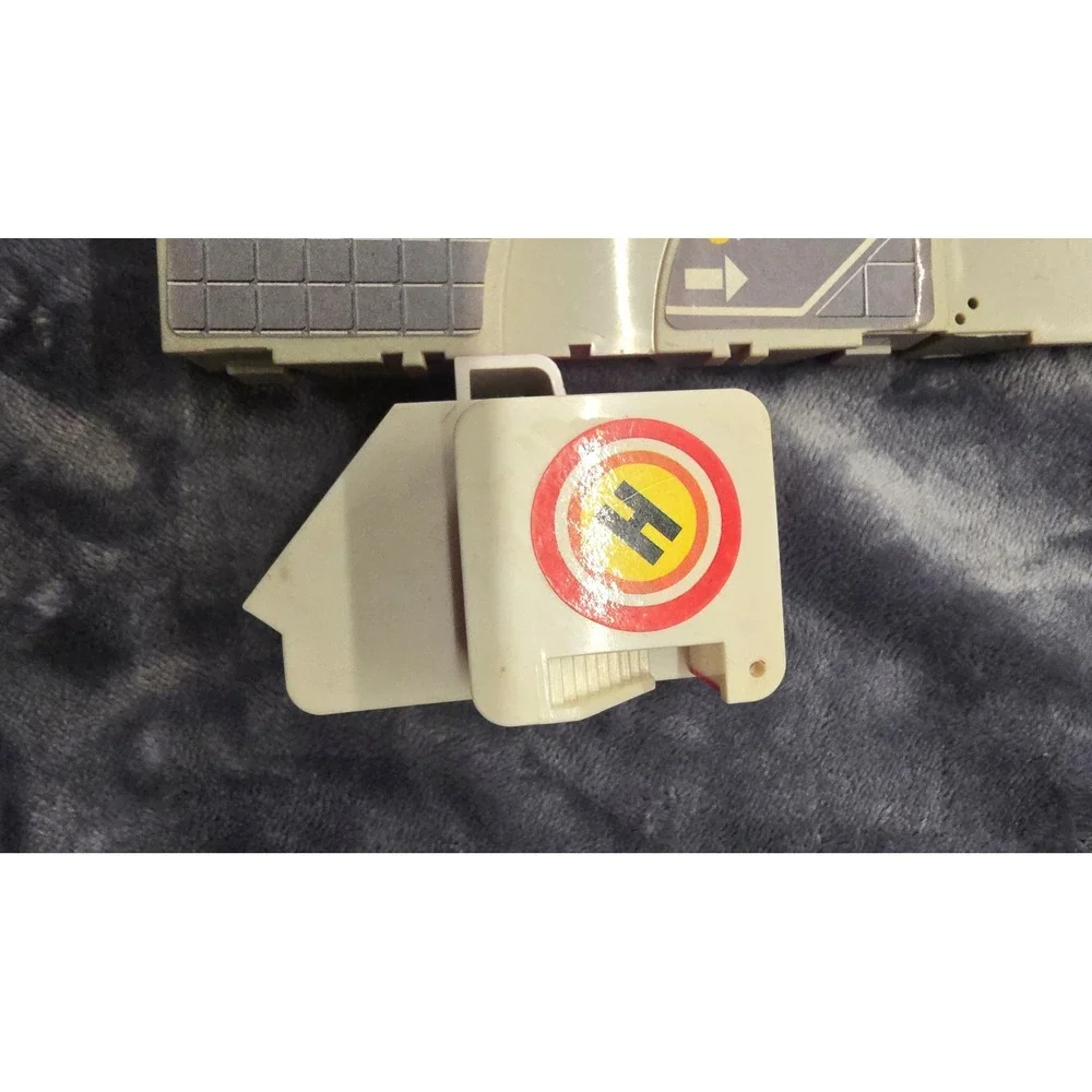 Vintage Micro Machines Travel City Hospital Playset Parts Road Base Helipad